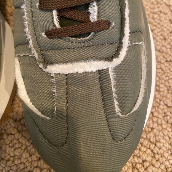 Maison Margiela 50-50 Sneakers in Olive - Picture 5 of 10
